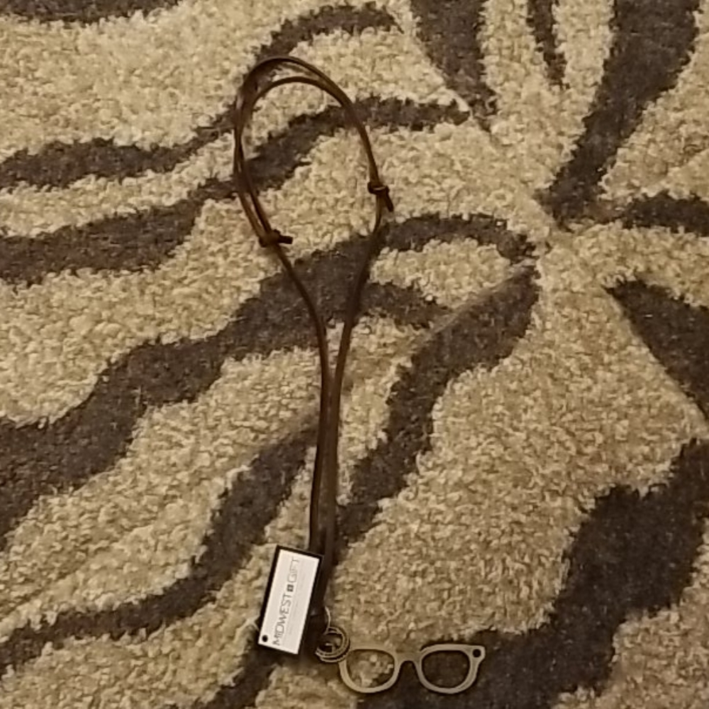 NWT Midwest Gift Reader Glasses Necklace Holder